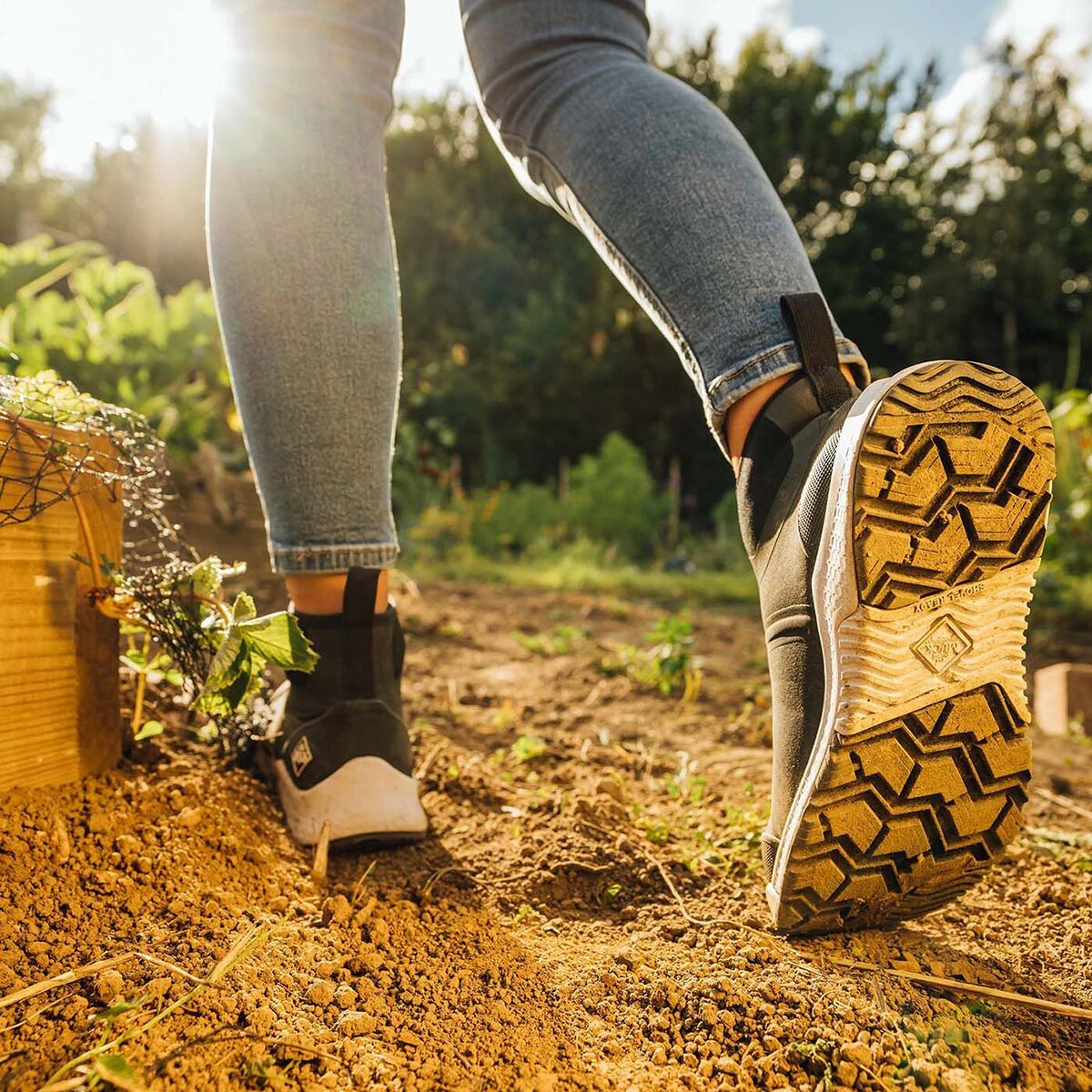 Muck Boots Outscape Chelsea Boot - Women's 7 Muck Boots Outscape Chelsea Boot - Women's - Image 5